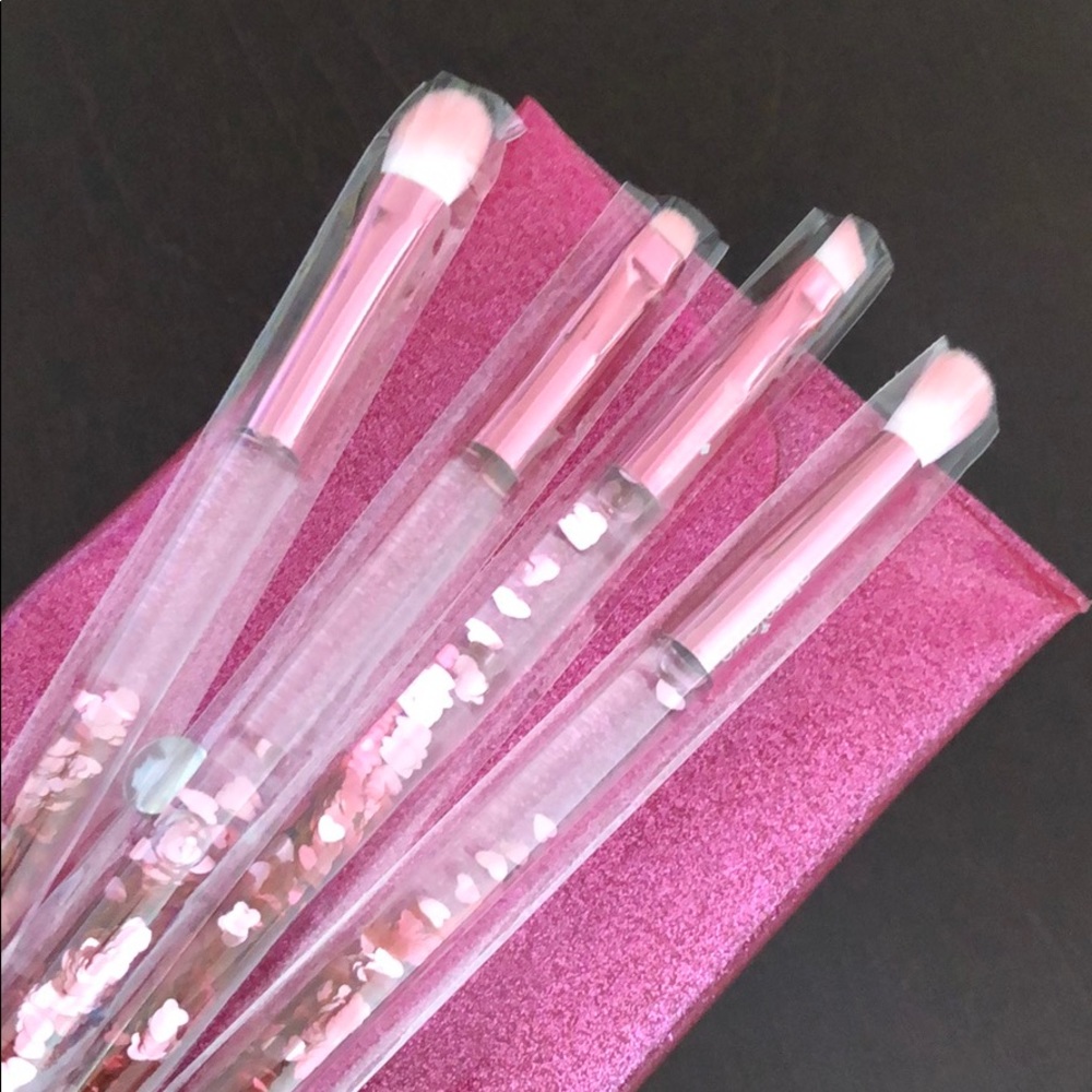 Eye shadow brushes NWT